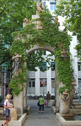 Laubebrunnen in Konstanz (Peter Lenk)