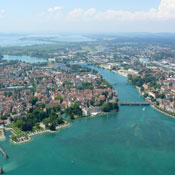 Blick über Konstanz auf Seerhein und Untersee